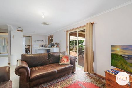 PERFECT FAMILY HOME - Photo 2