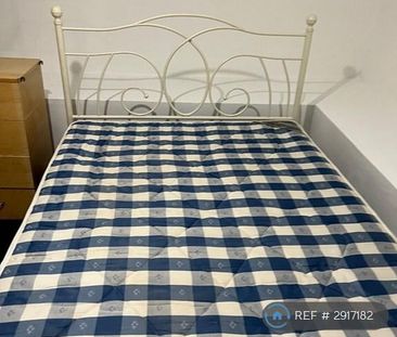 3 bedroom flat to rent - Photo 3