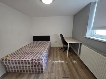 5 bedroom flat to rent - Photo 2