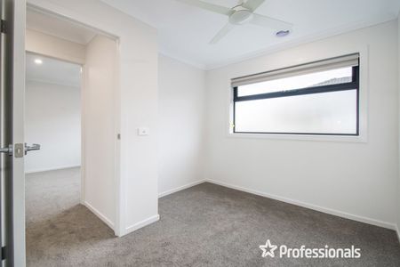 51A Allanfield Crescent, Boronia VIC 3155 - Photo 2