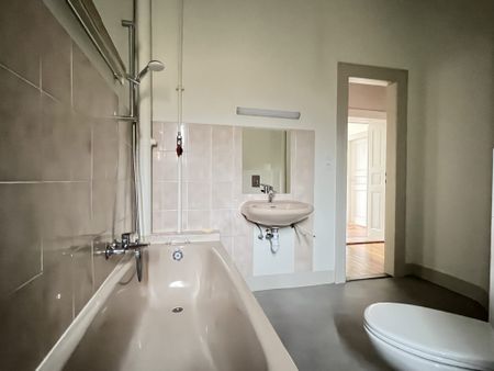 Un grand 4 pièces avec balcons – Strasbourg / Avenue de La Forêt Noire - Photo 4