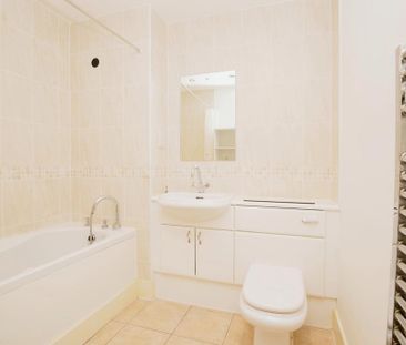 2 bedroom flat to rent - Photo 4