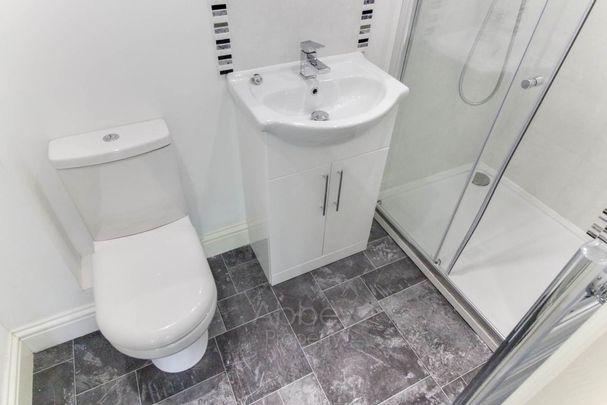 Earls Court, Mulberry Close - Near Town Centre - LU1 1BZ - Photo 1