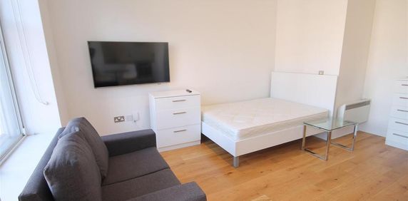 Studio to rent - Photo 2