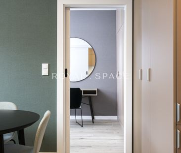 Eleganckie mieszkanie z 2 miejscami parkingowymi - Фото 4