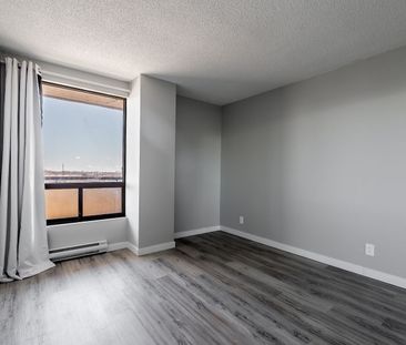 1951 Maisonneuve Boulevard East, Montréal, QC - Photo 3
