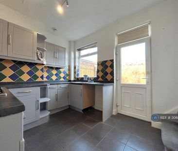 2 bedroom terraced house to rent - Photo 5
