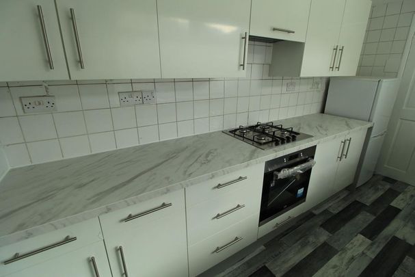 3 bedroom terraced house to rent - Photo 1