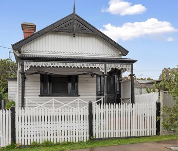 Charming 2 Bedroom in Prime Location - Photo 4