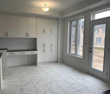 For Lease - 83 Kentledge Avenue, East Gwillimbury, Ontario - Photo 2