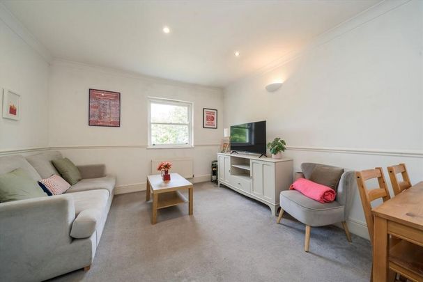 3 bedroom flat to rent - Photo 1