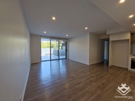 CONVENIENT LOCATION, MODERN AND SPACIOUS! - Photo 3