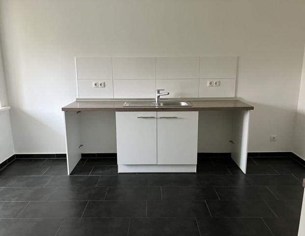 ++ Sanierte 2 Zimmer + Wohnküche + Duschbad mit Fenster + geschlossene Loggia++ - Foto 1