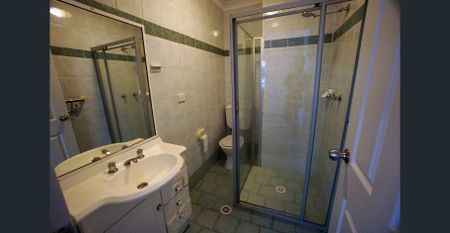 Spacious split level with leafy outlook - Photo 5