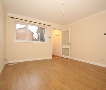 Fitzjohn Close, Guildford - Photo 1