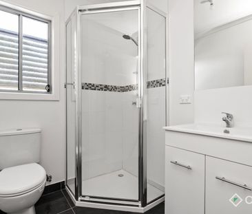 Stylish One-Bedroom Apartment with Leafy Outlook - Photo 3