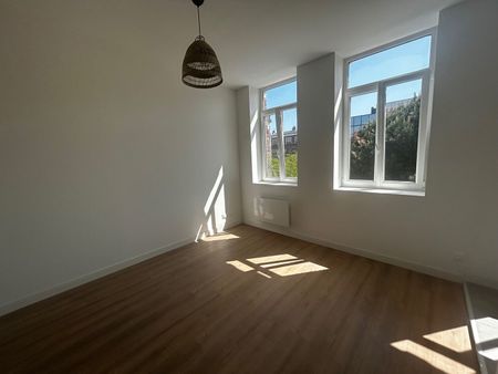 Appartement T2 complètement rénové à neuf!!! réf 1466-002 - Photo 2