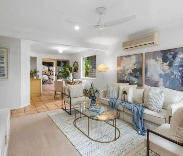 Private Townhouse in Leafy Seventeen Mile Rocks - Photo 1