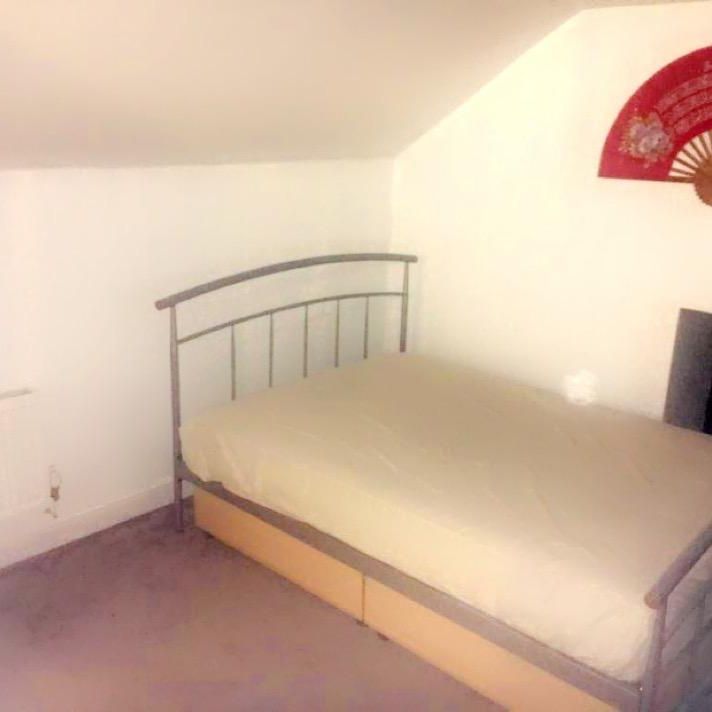 1 bedroom in a house share to rent - Photo 1
