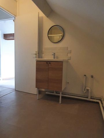 Location Appartement 2 pièces 32m² ROUSIES 59131 - Photo 3