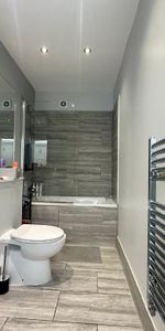 Uxbridge Road, Shepherds Bush, London, W12 9DT - Photo 4