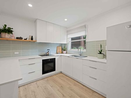 Stylishly updated 2 Bed Apartment In Prime Inner West Location - Photo 4