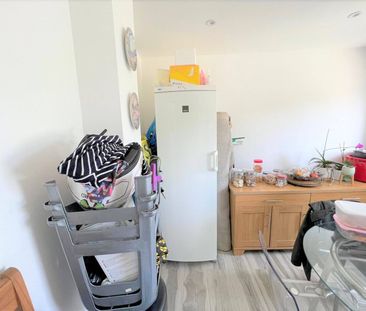 three /four bedroom house close to chadwel heath station- - Photo 3