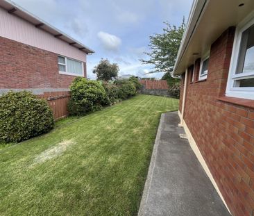 Renovated Four-Bedroom Merrilands Home - Photo 3