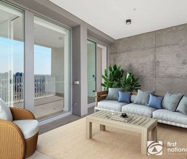 Luxurious 2 Bedroom unit - Panoramic Views - Photo 1
