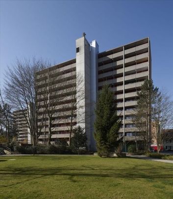 Living with a beautiful view - Photo 1