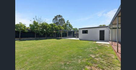 Stunning Fully Renovated Family Home – Dual Access Luxury Living - Photo 5