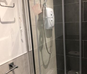 4 bedroom terraced house to rent - Photo 5