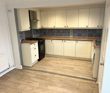 3 bed terraced house to rent in Holmefields Road, Middlesbrough, TS6 - Photo 6