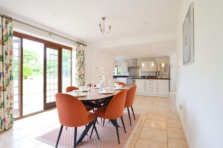 5 bed detached house to rent in Bookhurst Road, Cranleigh, GU6 - Photo 4