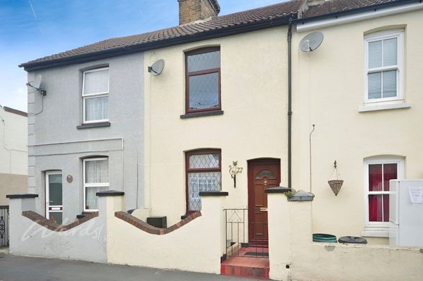 3 bedroom terraced house to rent - Photo 1