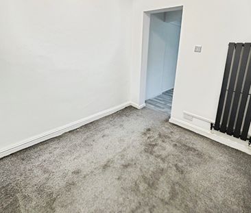 Cedar Road, St. Athan, BARRY - Photo 3