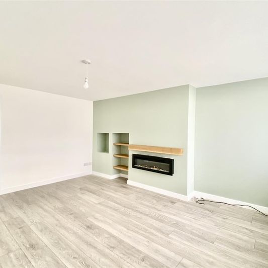 Shadwells Close, Lancing - Photo 1