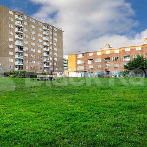 3 Bedroom, 1 bath, 1 reception Flat - Photo 1