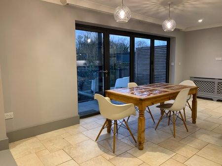 Ham Island, Old Windsor,SL4 - Photo 3