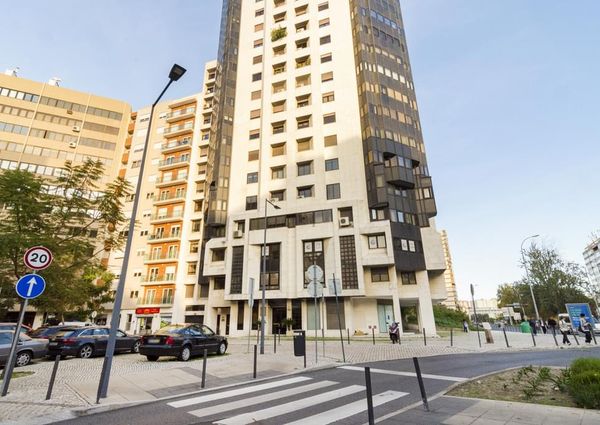 3 Bedroom Apartment with a view, Areeiro, Lisboa