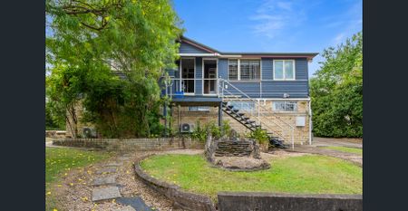 1 BED STUDIO FLAT IN PRIME WILSTON LOCATION - Photo 4