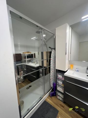 Location Appartement 4 pièces 80m² ST LEONARD DE NOBLAT 87400 - Photo 5
