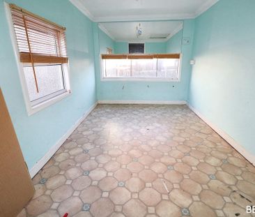 2 bedroom semi-detached house to rent - Photo 5