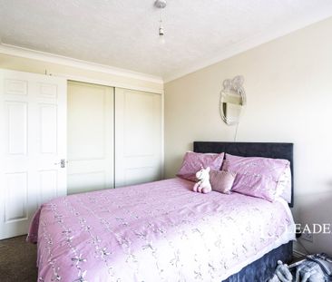 3 bedroom mid-terrace to rent Brookenbee Close, Rustington - Photo 2