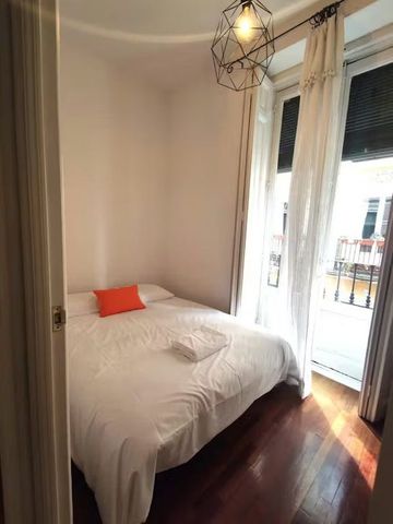 Calle de San Vicente Ferrer, Madrid, Community of Madrid 28004 - Foto 3