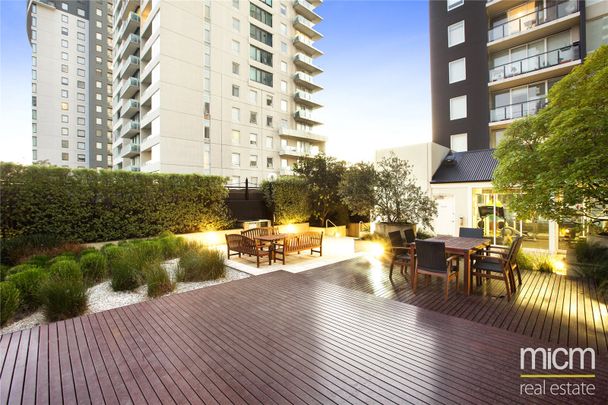 139/79 Whiteman Street - Photo 1