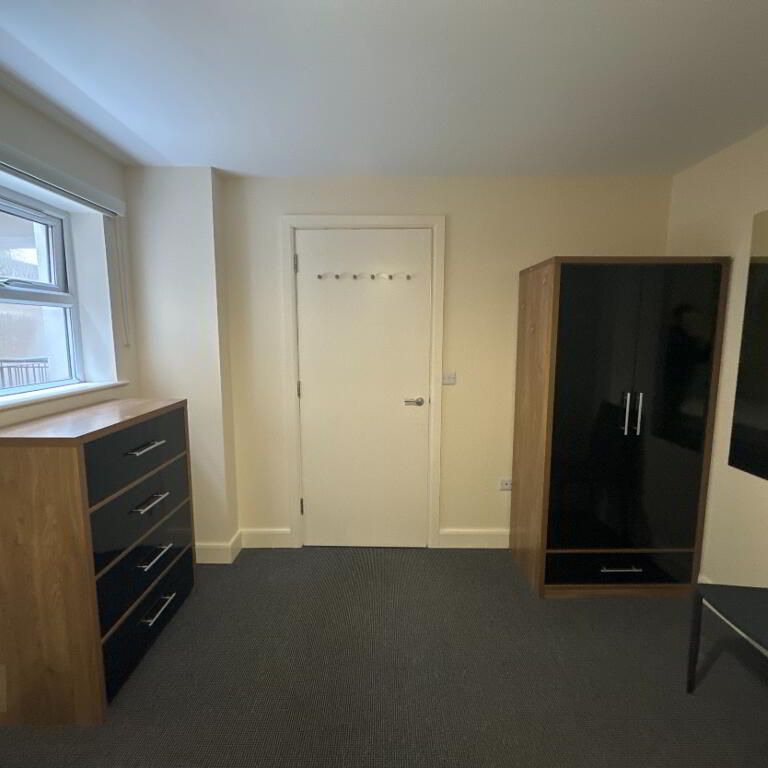 809 College Court Central, 56 King Street, Belfast, BT1 6BZ - Photo 1