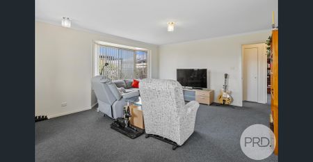 Well-Presented 2 Bedroom, 1 Bathroom Home - Photo 2