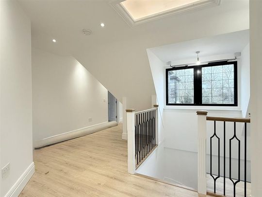 2 bedroom penthouse to rent - Photo 1
