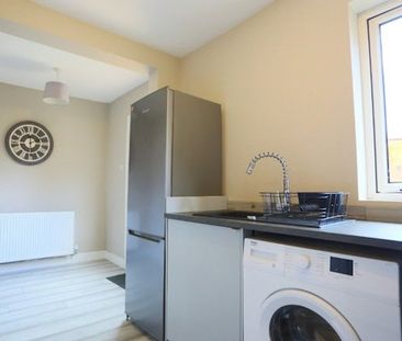 Queens Gardens, East Calder, EH53, West Lothian - Photo 4